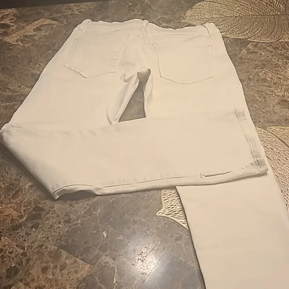 E U C Express Midrise Skyscraper 8S - Picture 12 of 12